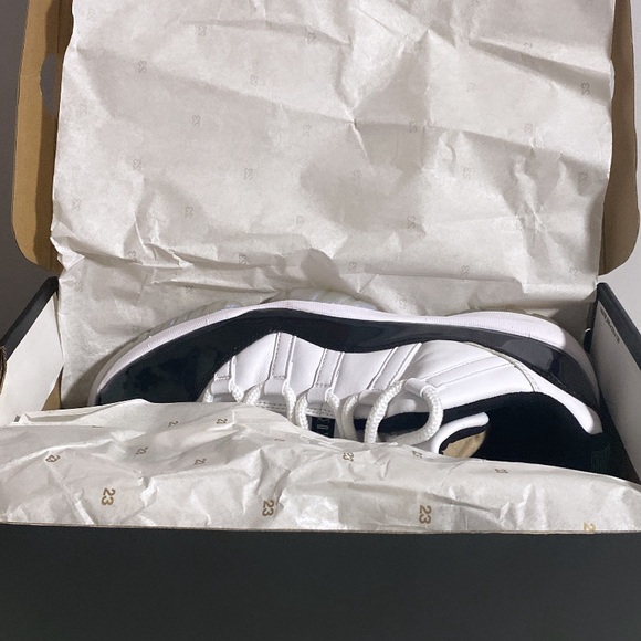 Jordan 11 low emerald size 11, used 2x - Picture 4 of 4